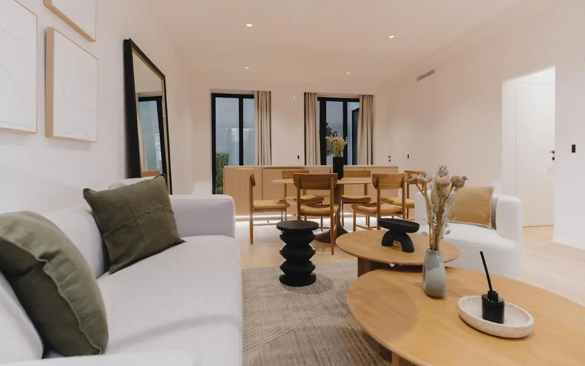 Large And Calm 2Br Apt With Ac & Patio Paryż