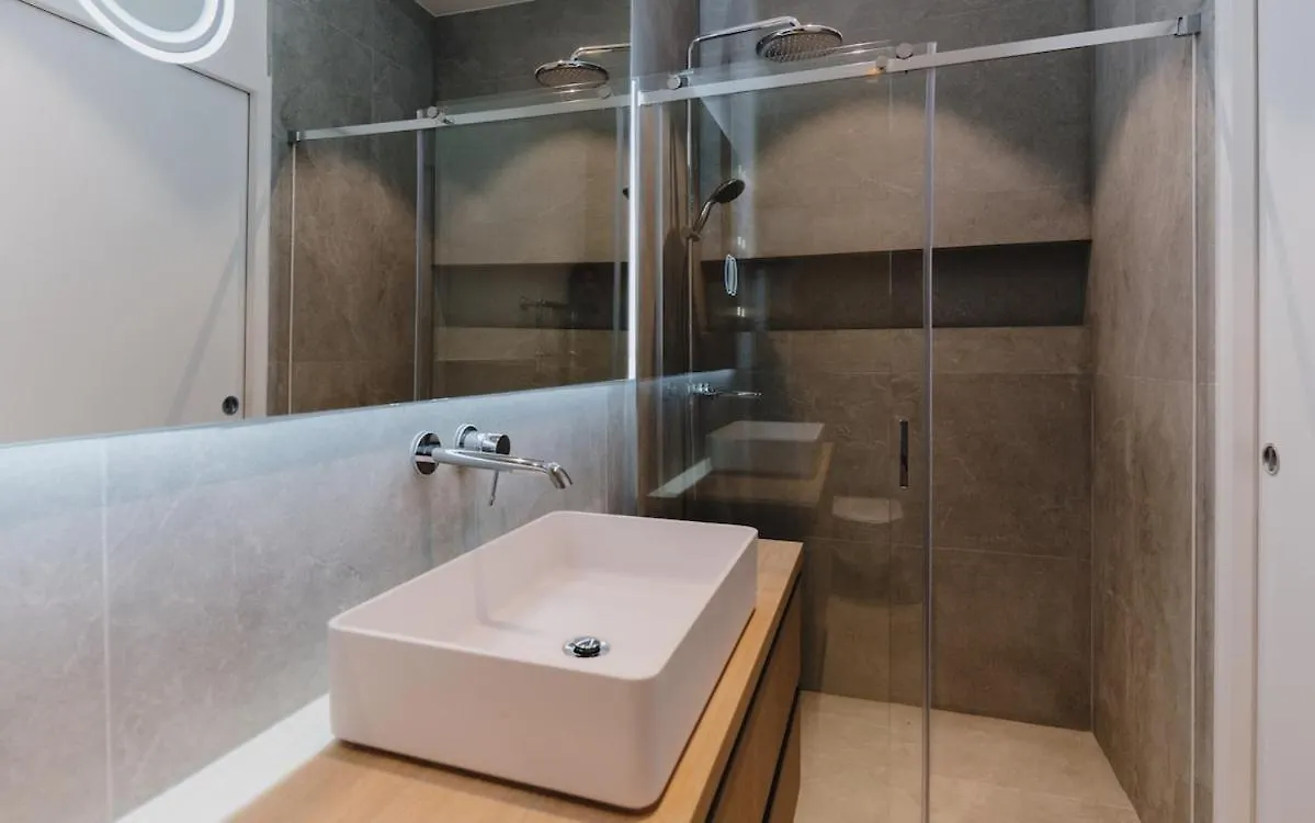 Large And Calm 2Br Apt With Ac & Patio Paris 0*,  Frankrike