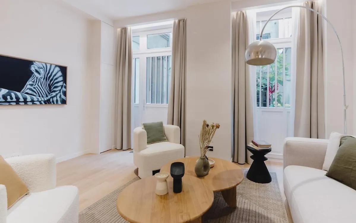 Large And Calm 2Br Apt With Ac & Patio Paris Apartment